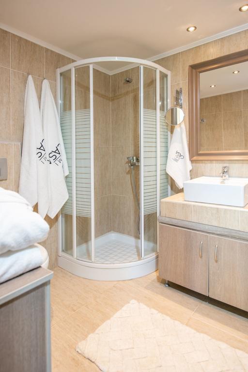 Amicasa Private Seaside Suite Pachis  Buitenkant foto