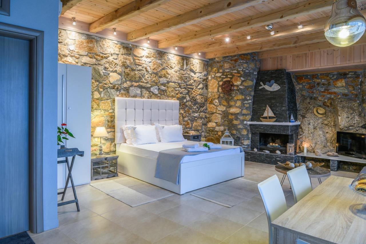 Amicasa Private Seaside Suite Pachis  Buitenkant foto