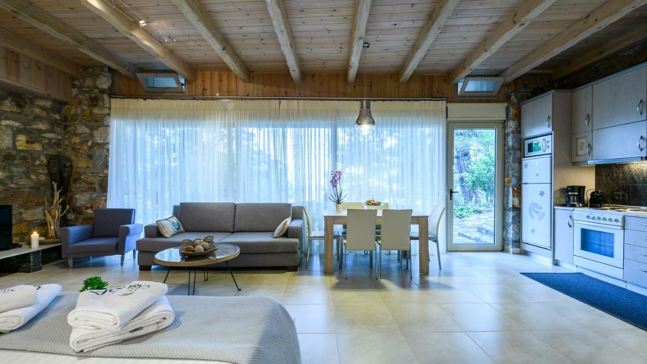 Amicasa Private Seaside Suite Pachis  Buitenkant foto
